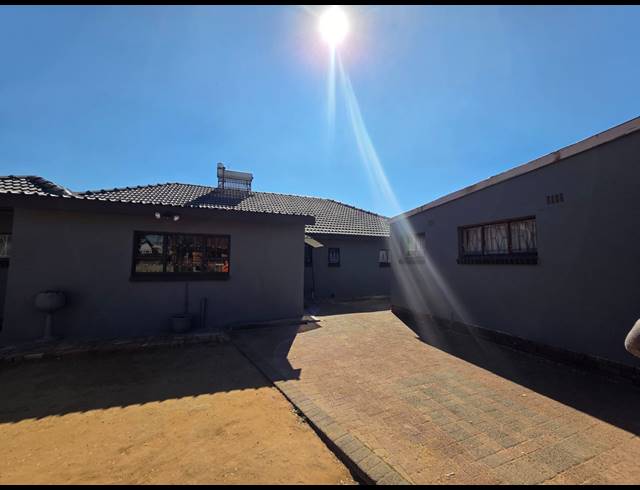 4 BEDROOM HOUSE FOR SALE IN SASOLBURG EXT 2